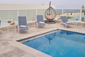 Piscina di וילה מארי עם בריכה במגדל o nelle vicinanze