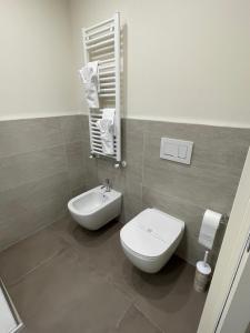 A bathroom at Lucia Holiday Apartments