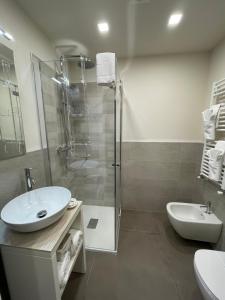 A bathroom at Lucia Holiday Apartments