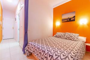 Posteľ alebo postele v izbe v ubytovaní Flatguest Luis Morote - Central - Beach - WIFI