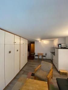 Posezení v ubytování Lovely 1-bedroom apartment in the heart of Davos
