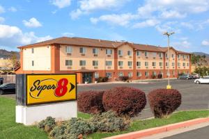 Certifikát, hodnocení, plakát nebo jiný dokument vystavený v ubytování Super 8 by Wyndham The Dalles OR