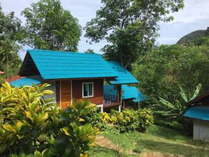 Imagen de la galería de Mook Happy Bungalow, en Ko Mook 3 fotos más