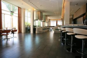 Posezení v ubytování Centro Yas Island-by Rotana