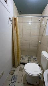 Et badeværelse på Monoambiente centro