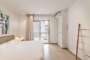 Ένα ή περισσότερα κρεβάτια σε δωμάτιο στο Tahona 3-1 PENTHOUSE JACUZZI POOL VIEW 3B +14 φωτογραφίες