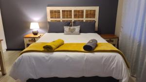 Ένα ή περισσότερα κρεβάτια σε δωμάτιο στο Cozy Modern Private Apartment