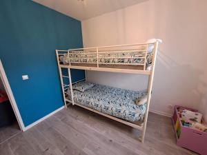 Postel nebo postele na pokoji v ubytování De la détente dans ce coin de campagne. + 16 fotografií