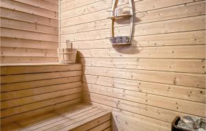 Fotografie z fotogalerie ubytování Cozy Home In Vevang With Sauna v destinaci Vevang
