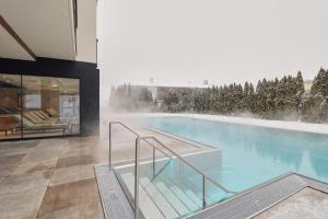 Bazén v ubytování Hotel Traube nebo v jeho okolí