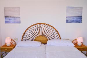 Posteľ alebo postele v izbe v ubytovaní Beach Mijas Apartment Málaga + 21 fotografií