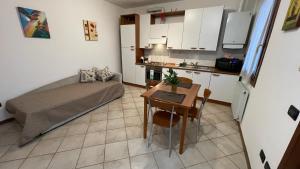 A kitchen or kitchenette at ONLY THE BEST 6 tra Venezia e Treviso
