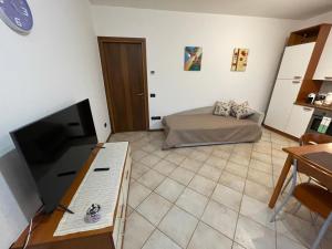 A television and/or entertainment centre at ONLY THE BEST 6 tra Venezia e Treviso
