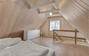 Postel nebo postele na pokoji v ubytování 1 Bedroom Beautiful Apartment In Nexø