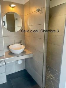 Kúpeľňa v ubytovaní le Pied à Terre 2 PORTICCIO