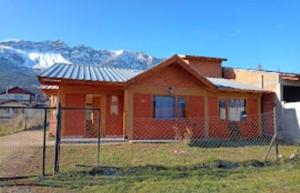 Nespecifikovaný výhled na hory nebo výhled na hory při pohledu z prázdninového domu