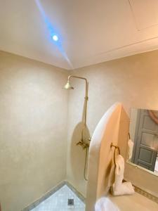 Koupelna v ubytování Riad magnolia privé