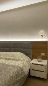 Cama ou camas em um quarto em 1 Bedroom Apartment