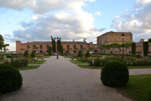 A garden outside Parador de Benavente