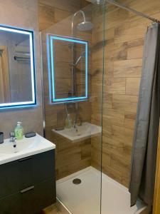 Kúpeľňa v ubytovaní Apartament Piaskowy Perłowa Przystań Kołobrzeg + 7 fotografií