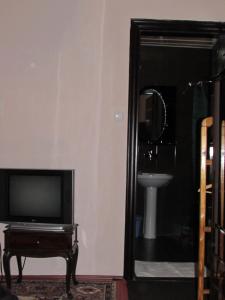 TV a/nebo společenská místnost v ubytování Guest House Nona