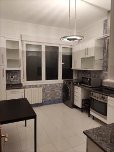 Dapur atau dapur kecil di HABITACION PLAZA ZABALBURU