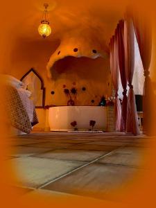 Posteľ alebo postele v izbe v ubytovaní Casas cueva El Castaño