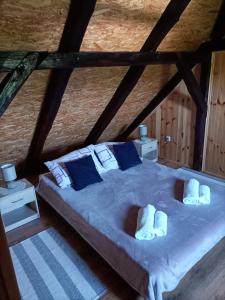 Posteľ alebo postele v izbe v ubytovaní Family friendly house with a swimming pool Mihalic Selo, Karlovac - 20284