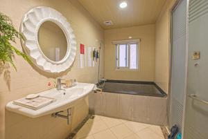 Koupelna v ubytování Ashare Hotel