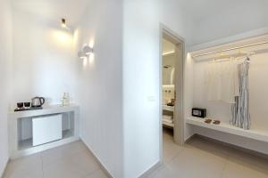 Ένα μπάνιο στο Onyx Hotel & Suites