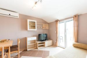 Zdjęcie z galerii obiektu Apartment Mahnet w mieście Vir