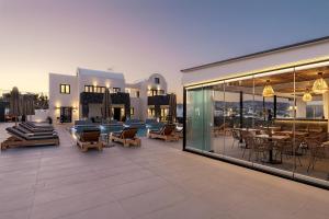 Χώρος καθιστικού στο Onyx Hotel & Suites