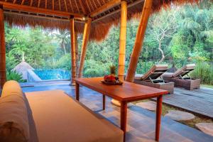 Zahrada ubytování Fivelements Retreat Bali