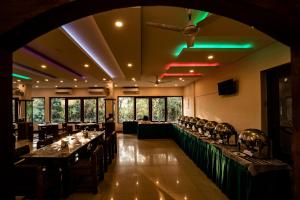 Restaurace v ubytování Aranya Nivas