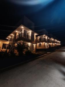 Gallery image of ROYAL MEADOWS IGATPURI VILLA D in Igatpuri +16 photos
