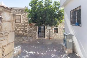 Gallery image of 18th Century Renovated Central Stone House, Terrace, Free Fast Wi-Fi in Bodrum City