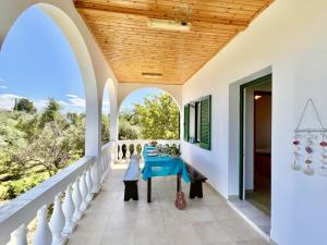 A balcony or terrace at Astra Beach House by DadoVillas