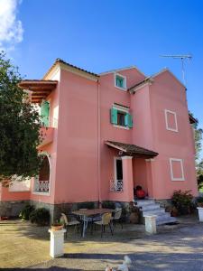 Gallery image of Villa marina apartment2 in Ýpsos