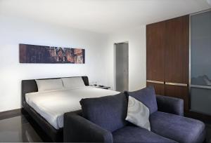 Гостиная зона в S33 Compact Sukhumvit Hotel