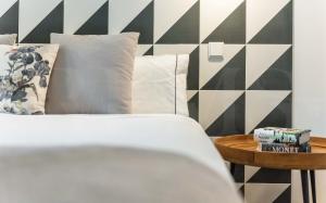 Posteľ alebo postele v izbe v ubytovaní Penthouse with private rooftop in the heart of Malaga by REMS
