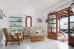 A seating area at Casa Drago, Belleza y Tranquilidad