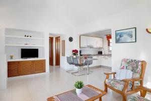 A kitchen or kitchenette at Casa Drago, Belleza y Tranquilidad