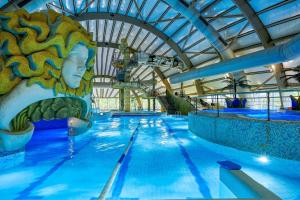 Bazén v ubytování Grand SPA Lietuva Hotel Lietuva nebo v jeho okolí
