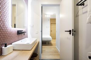 Łazienka w obiekcie Vallecas Suites by Olala Homes