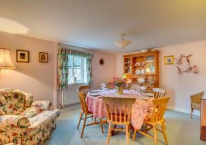 Gallery image of Rainbow Cottage in Long Bredy