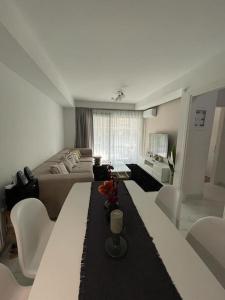 Posedenie v ubytovaní Niarchos apartment III