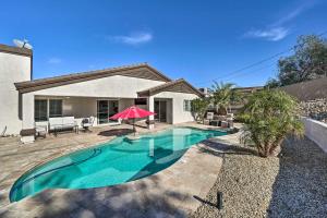 Πισίνα στο ή κοντά στο 3 Mi to Lake Lake Havasu Home with Pool!