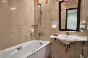 Koupelna v ubytování Grand SPA Lietuva Hotel Lietuva