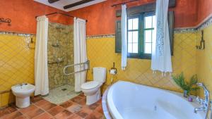 Kúpeľňa v ubytovaní Combinación Cortijo y Mirador Casablanca Priego de Córdoba by Ruralidays