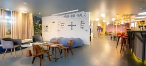 Χώρος καθιστικού στο Hotel Dan Inn São Carlos By Nacional Inn